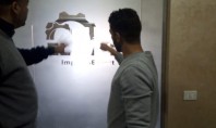 باب - مكتب - زجاج سيكوريت - مصنفر - رسم - كمبيوتر - علي - الزجاج - 