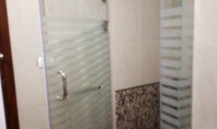 - كابينة -  شاور-  زجاج -  سيكوريت -  باب -  مفصلي -  النوع -  درفة -  + -  ثابت -  زجاج -  سكوريت -   10مم -  مصنفر -  