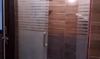 كابينة -شاور-جرار- إسباني- زجاج - سيكوريت - 10- مم -   مصنفر- خطوط - مكان - التركيب - فيلا - ب -مدينة - الشروق (4)